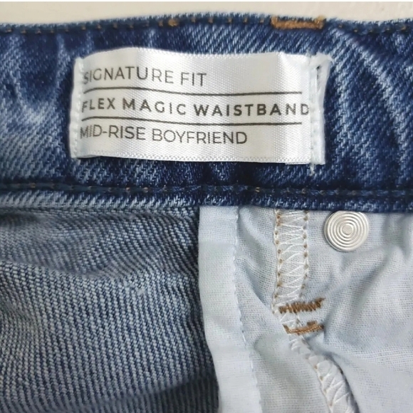 Lane Bryant Flex Magic Waistband Signature Fit Distressed Boyfriend Jeans--Sz.18 - Picture 9 of 12